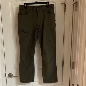 KUIU Attack Men's Forest Green Cargo Pants
